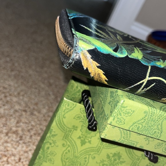 Gucci Tropical Bird continental wallet tropical bird scene 7.5 x 4.25 x 1  EUC - Picture 4 of 14